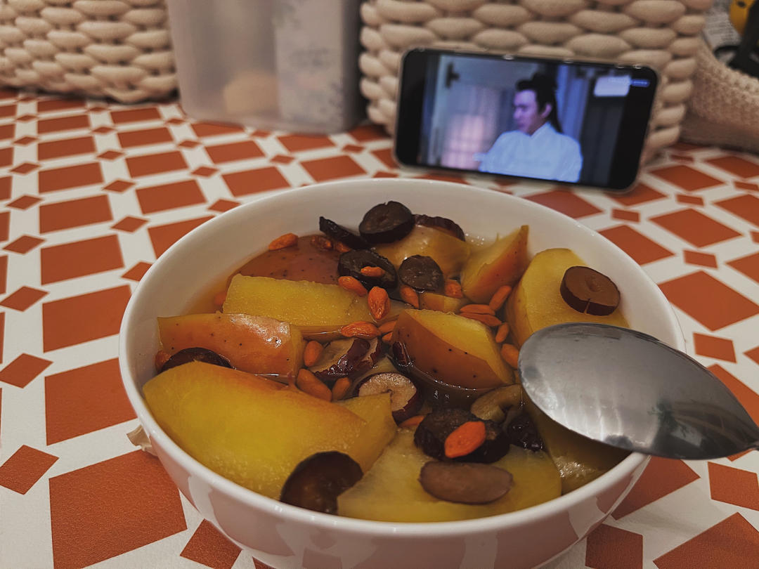 具有保健功效的煮苹果（苹果汤）