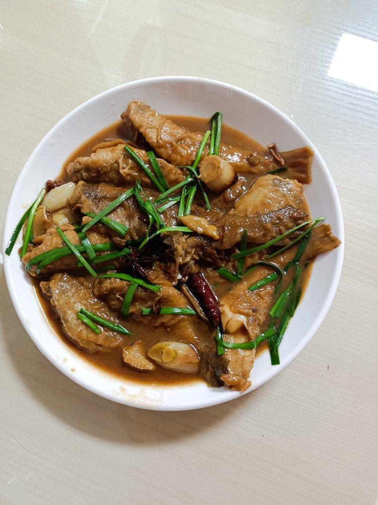酱焖海杂鱼