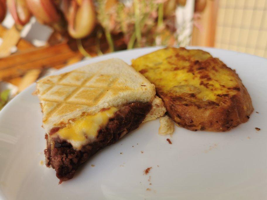 海盐红豆沙乳酪热压三明治🥪