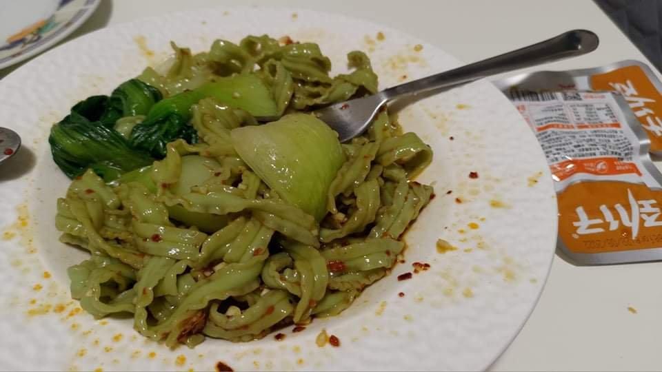 十分钟就能吃上的超简单油泼面