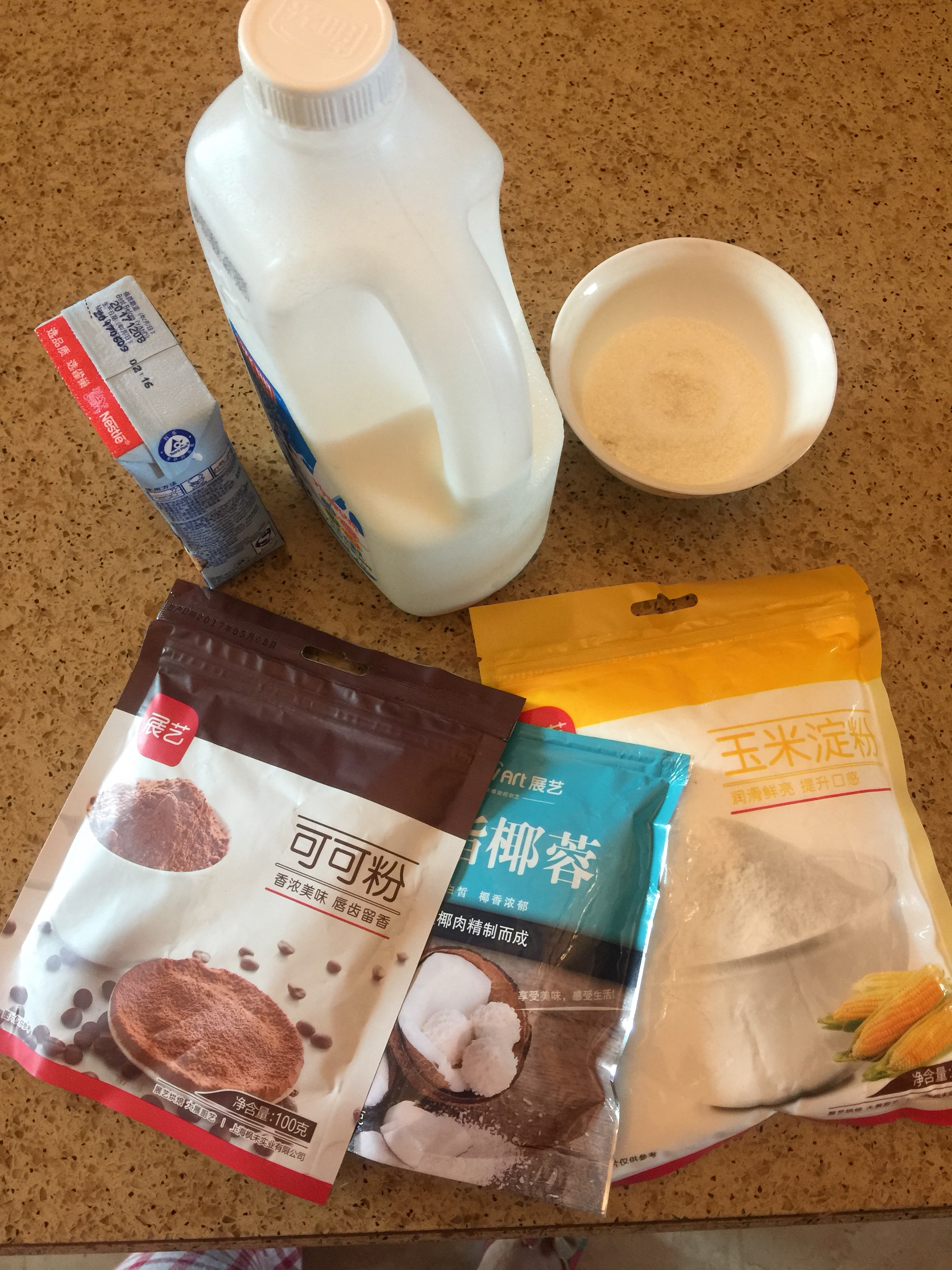 消暑良品之双色椰奶小方的做法 步骤1