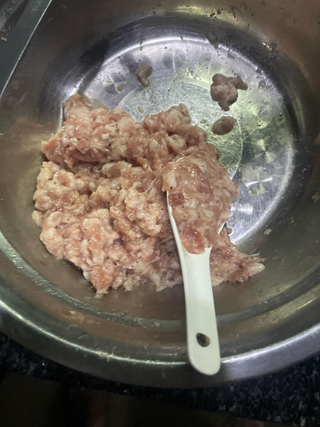 下饭菜“青椒酿肉”，香糯多汁鲜嫩下饭