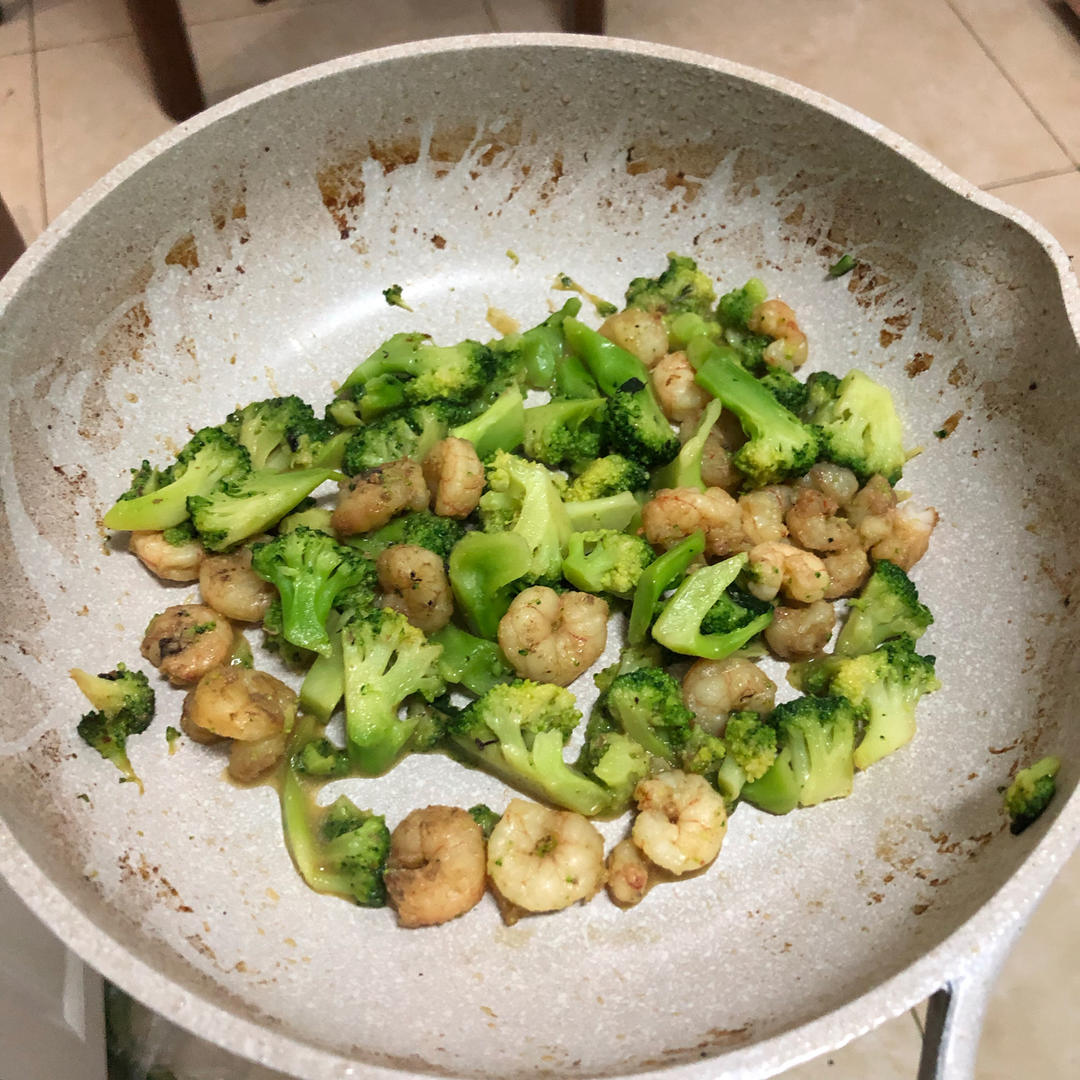 虾仁炒西兰花