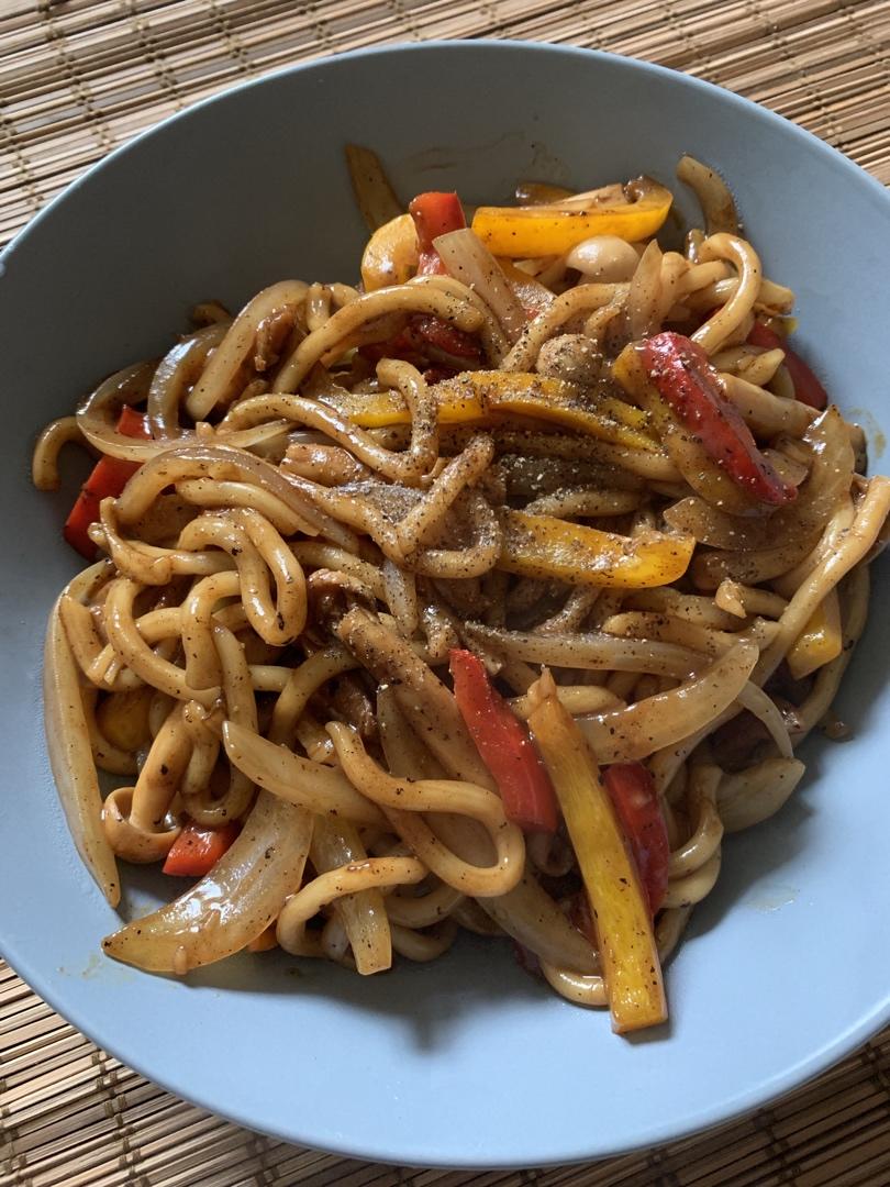 黑椒牛肉炒乌冬