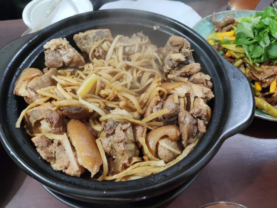 红烧肉炖葫芦条