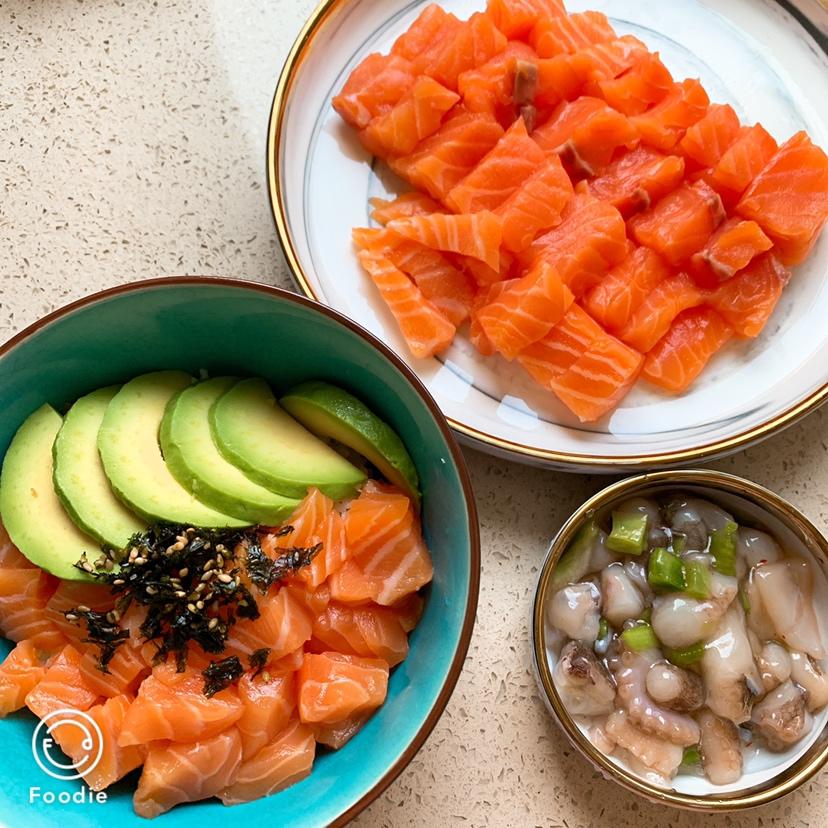 三文鱼牛油果拌饭