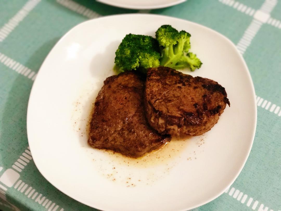 煎牛排