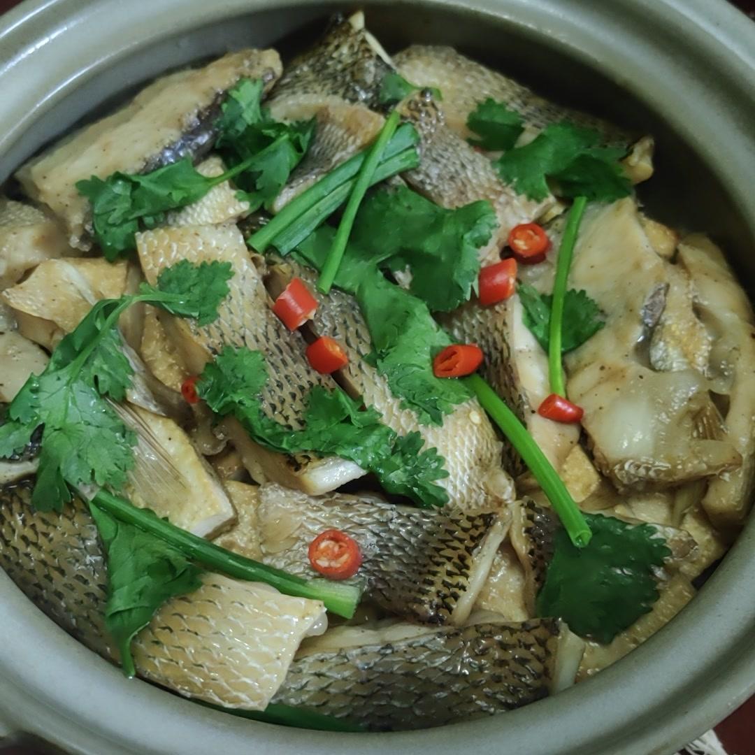 鲜嫩豆腐鲈鱼煲