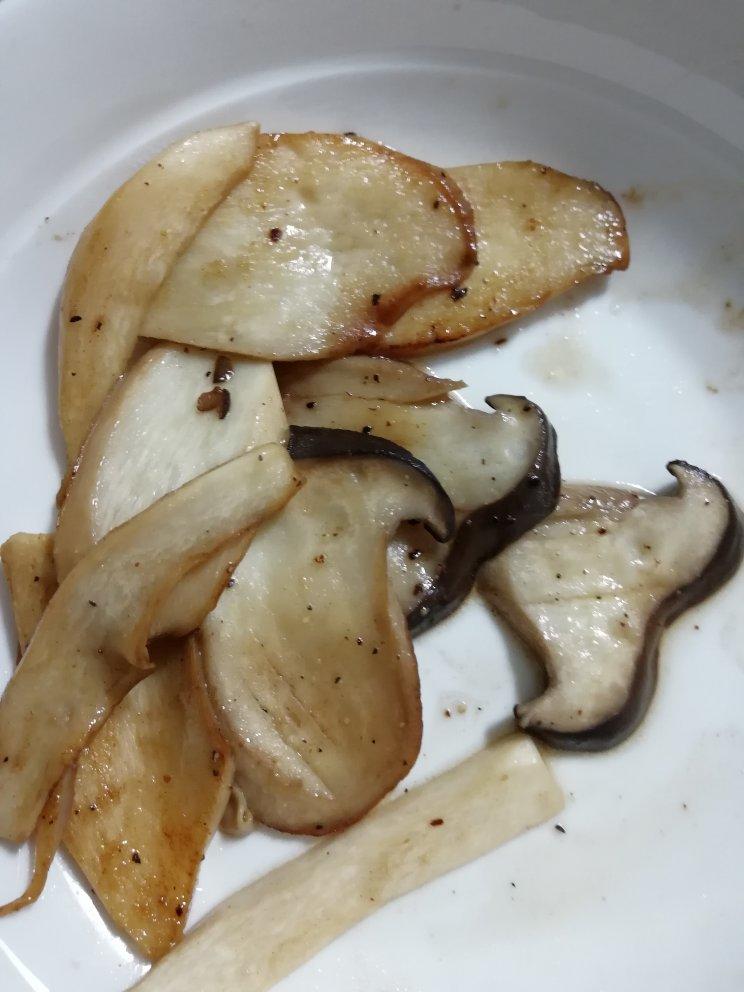 黄油鸡腿菇