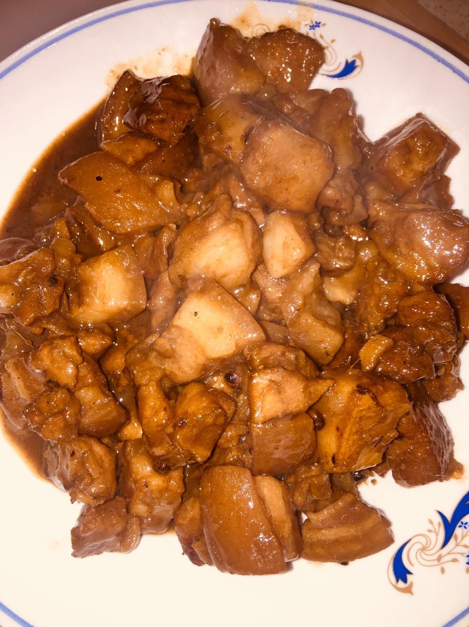 吃着碗里望着锅里的红烧肉
