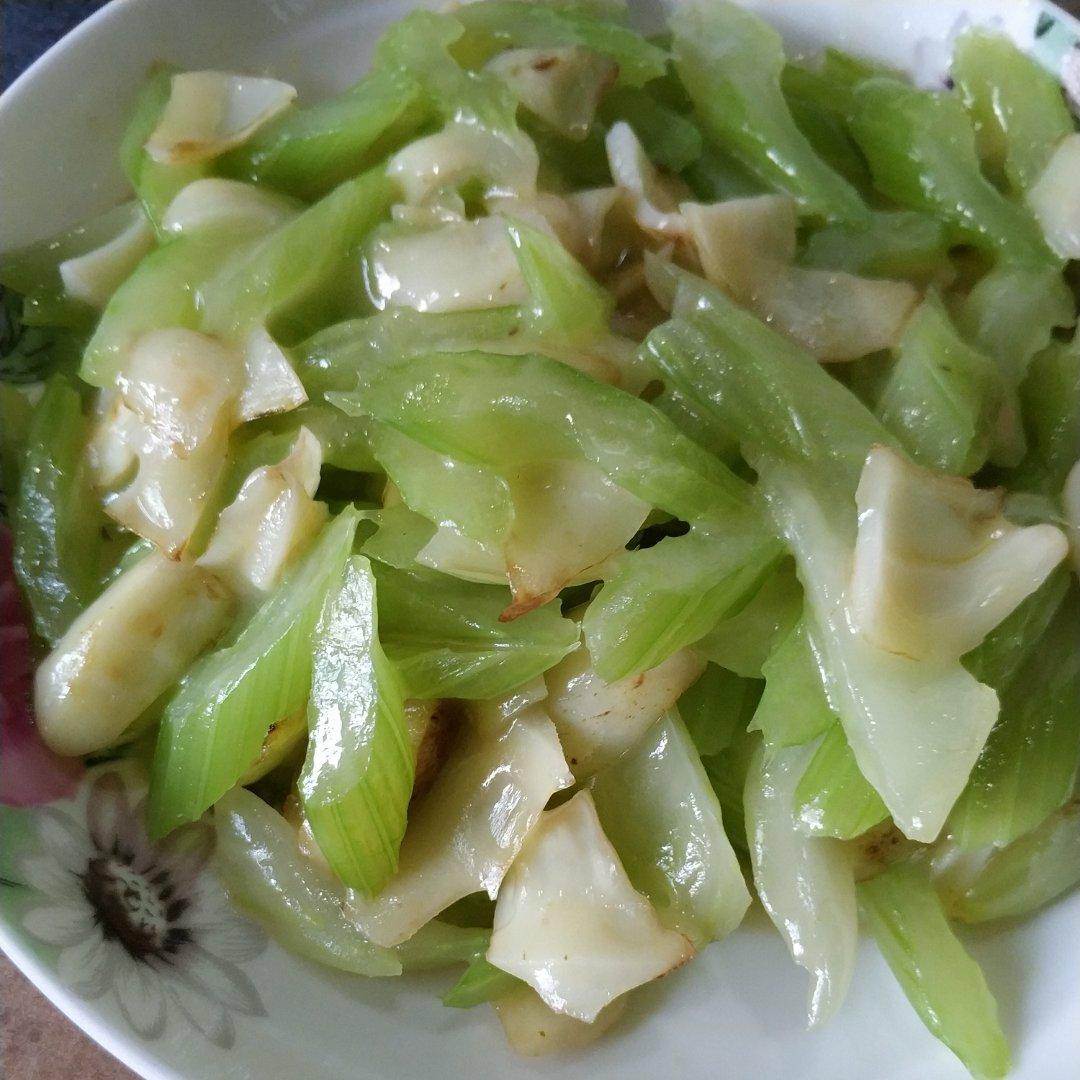 西芹炒百合怎样做到清爽又入味儿