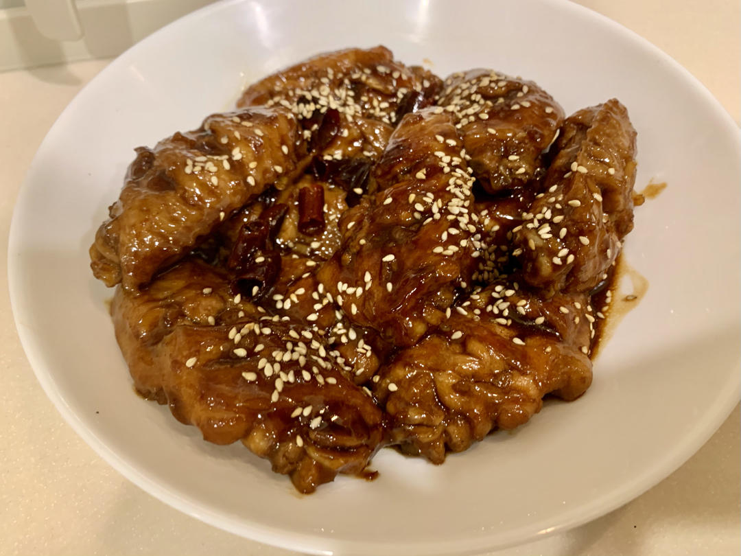 外婆教我的红烧鸡翅·连汤汁都狠好吃！！！