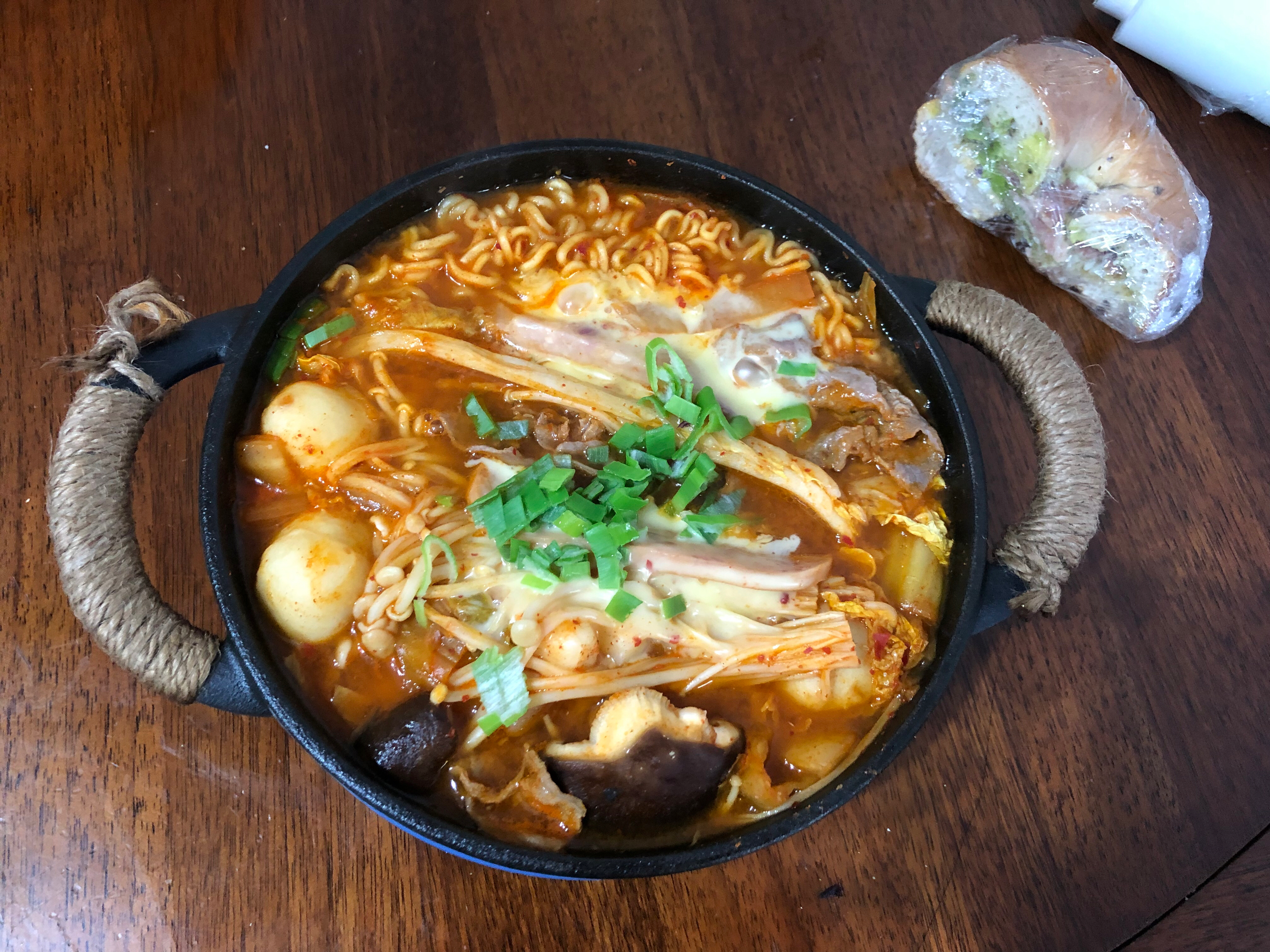 韩式泡菜豆腐锅/辣白菜豆腐汤
