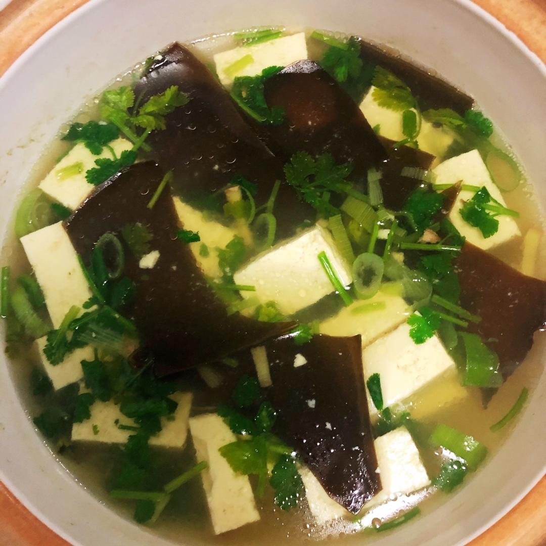海带豆腐汤