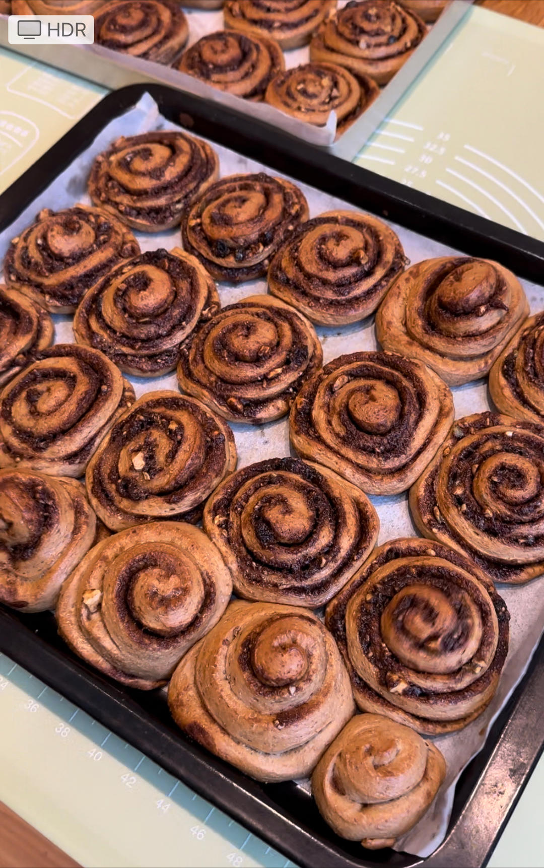 没有什么比这个红糖肉桂卷更适合秋天了！