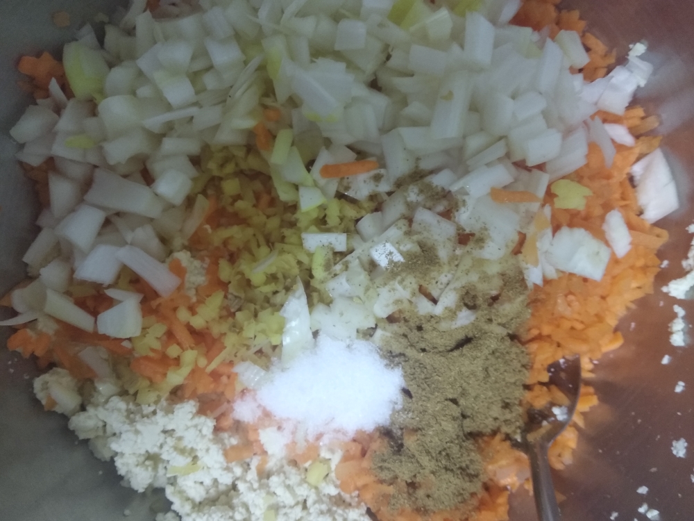胡萝卜豆腐肉炸丸子的做法