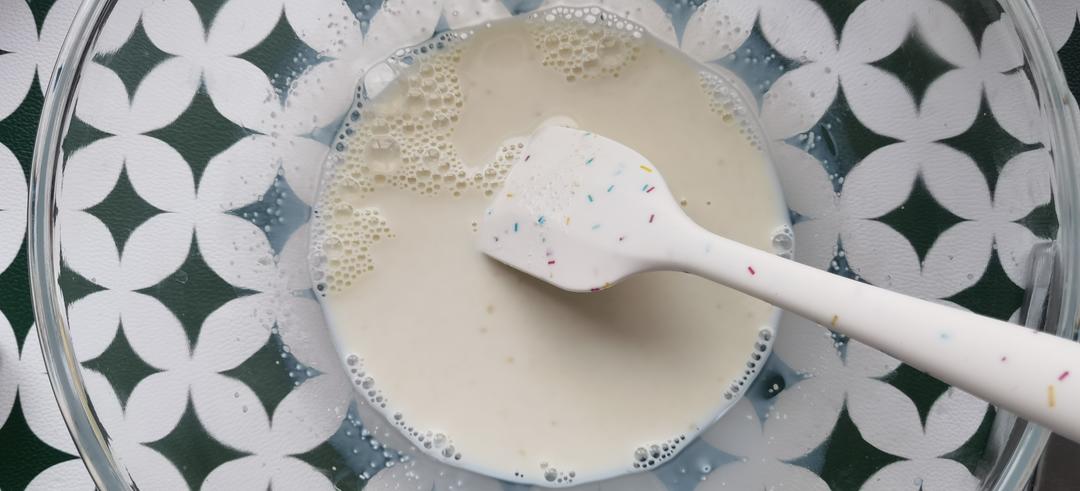 （免揉面）鲜奶拉丝吐司的做法 步骤1