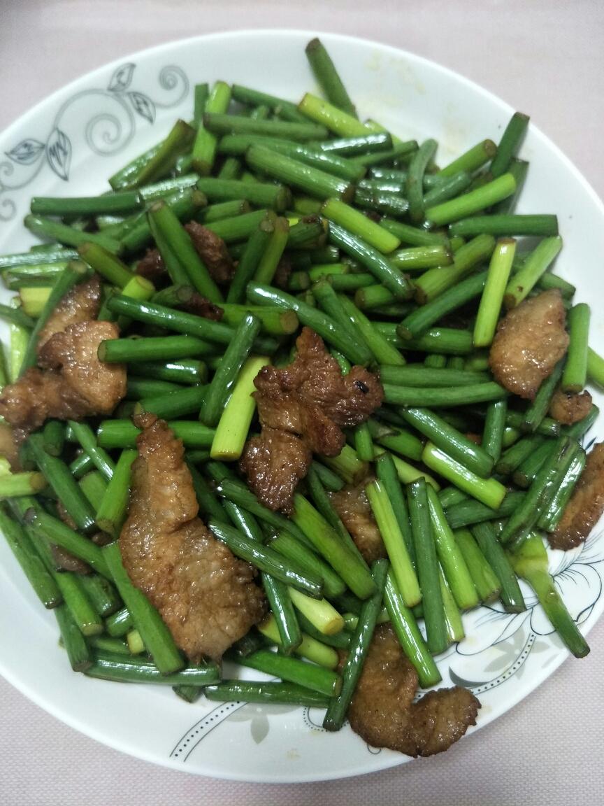 蒜台炒肉的做法