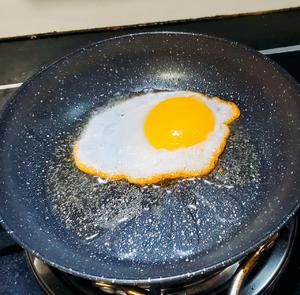 酱香鸡爪鹌鹑蛋的做法 步骤3