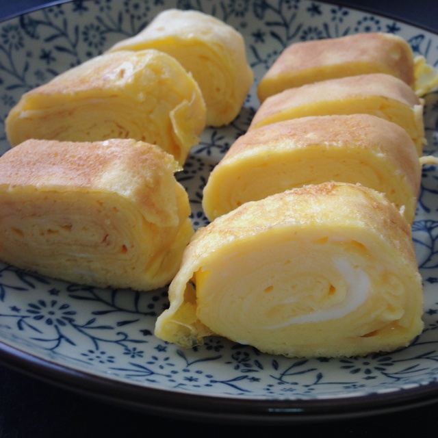 西西喜欢中华茶室鸡饭粒做的深夜食堂の玉子烧厚蛋烧