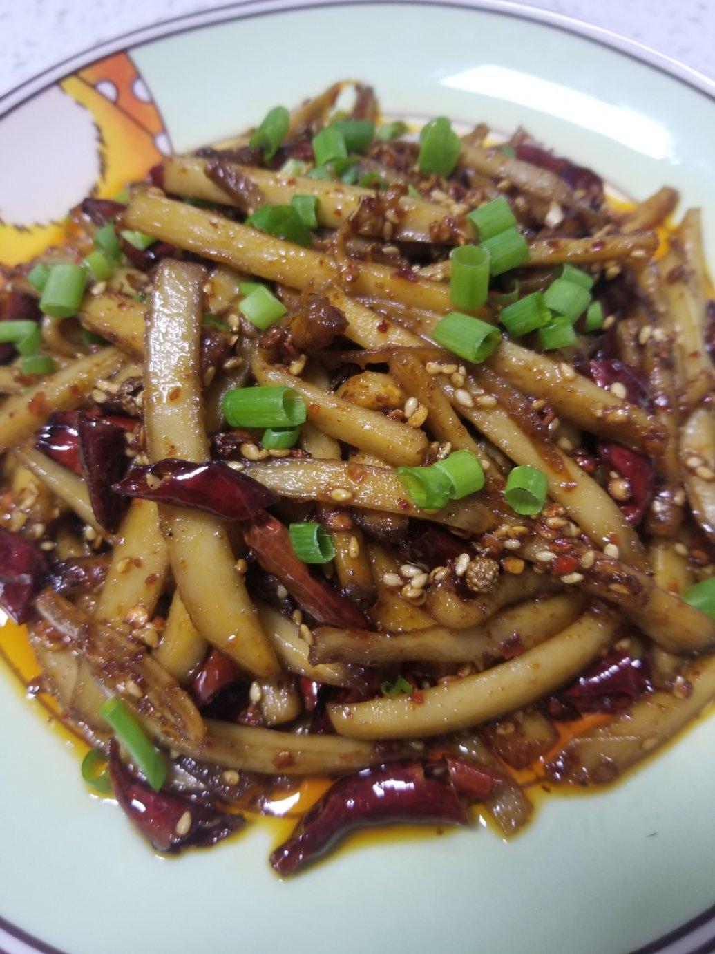 厨师长教你：“冷吃杏鲍菇”的创新做法，这味道好吃得停不下来