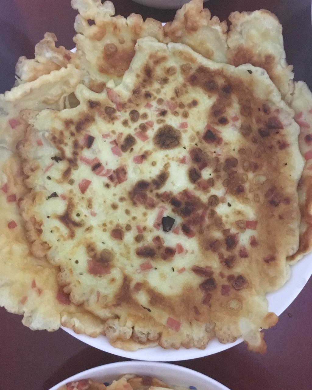 火腿肠葱花鸡蛋饼