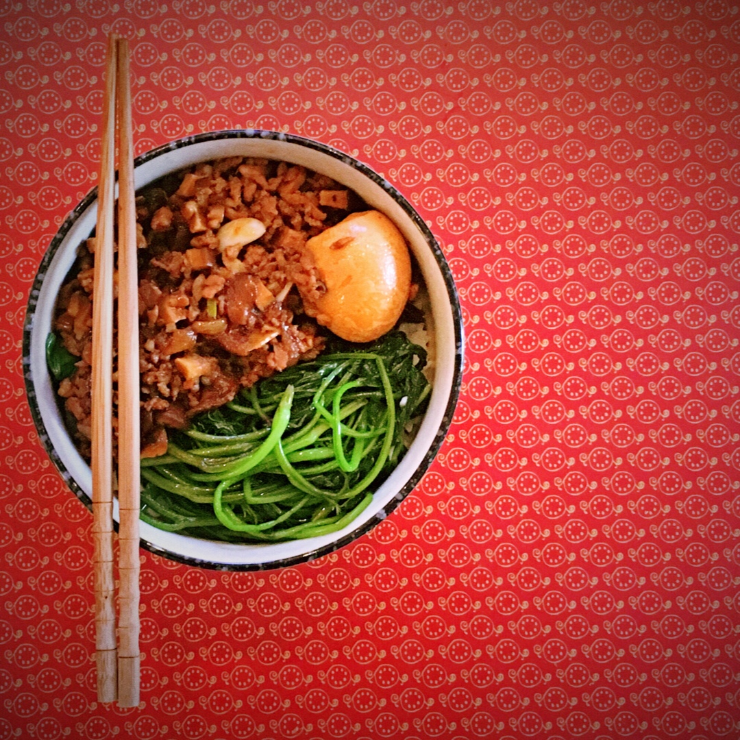 洋葱酥卤肉饭