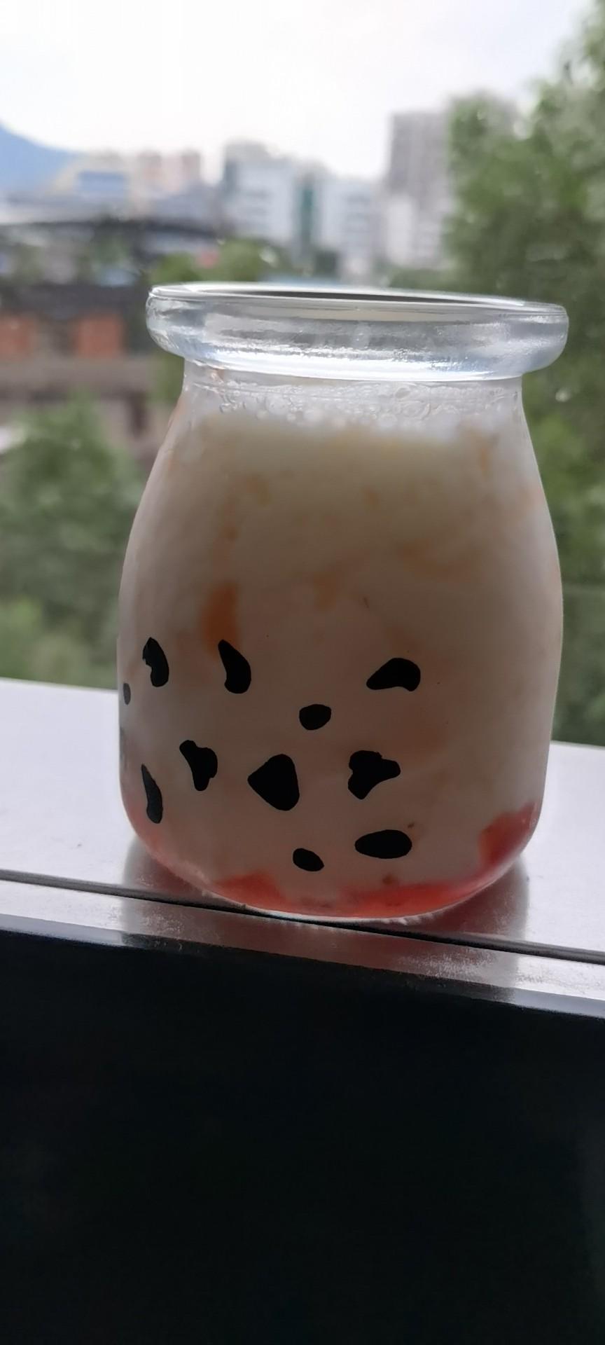 好喝到停不下来!!自制草莓牛乳