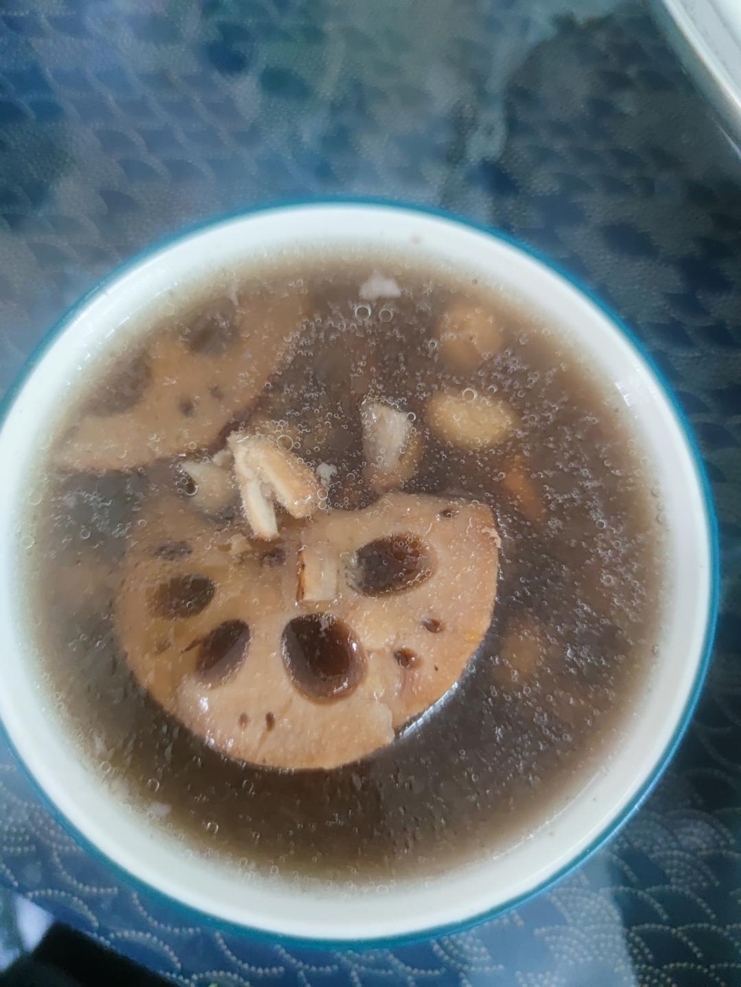 超清甜莲藕花生筒骨汤