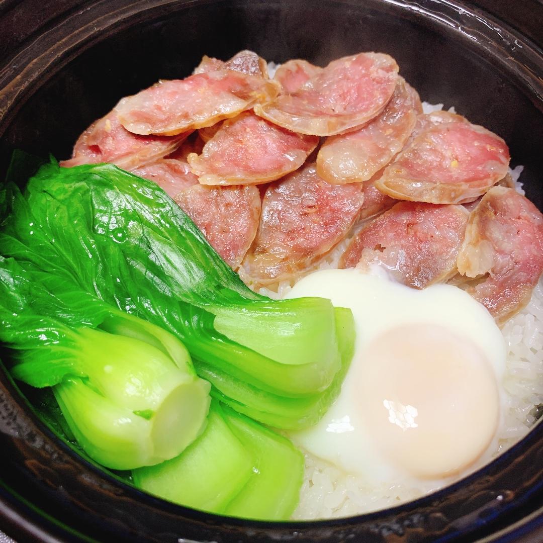 广式腊味煲仔饭