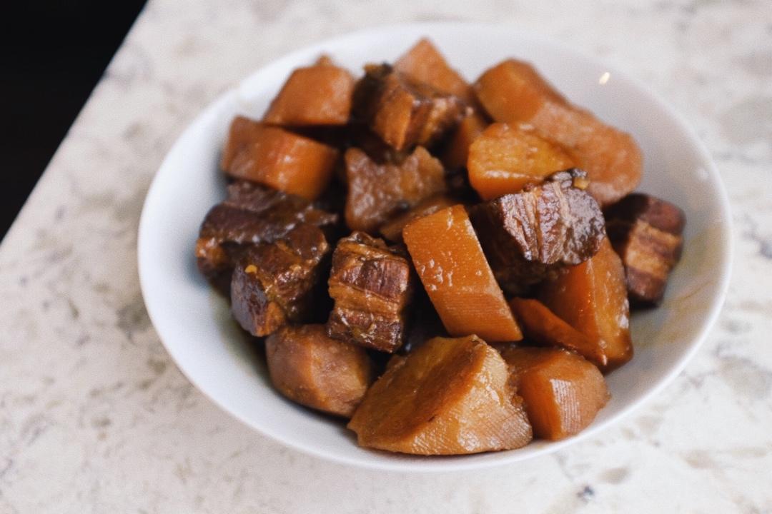 超级好吃下饭的土豆烧肉