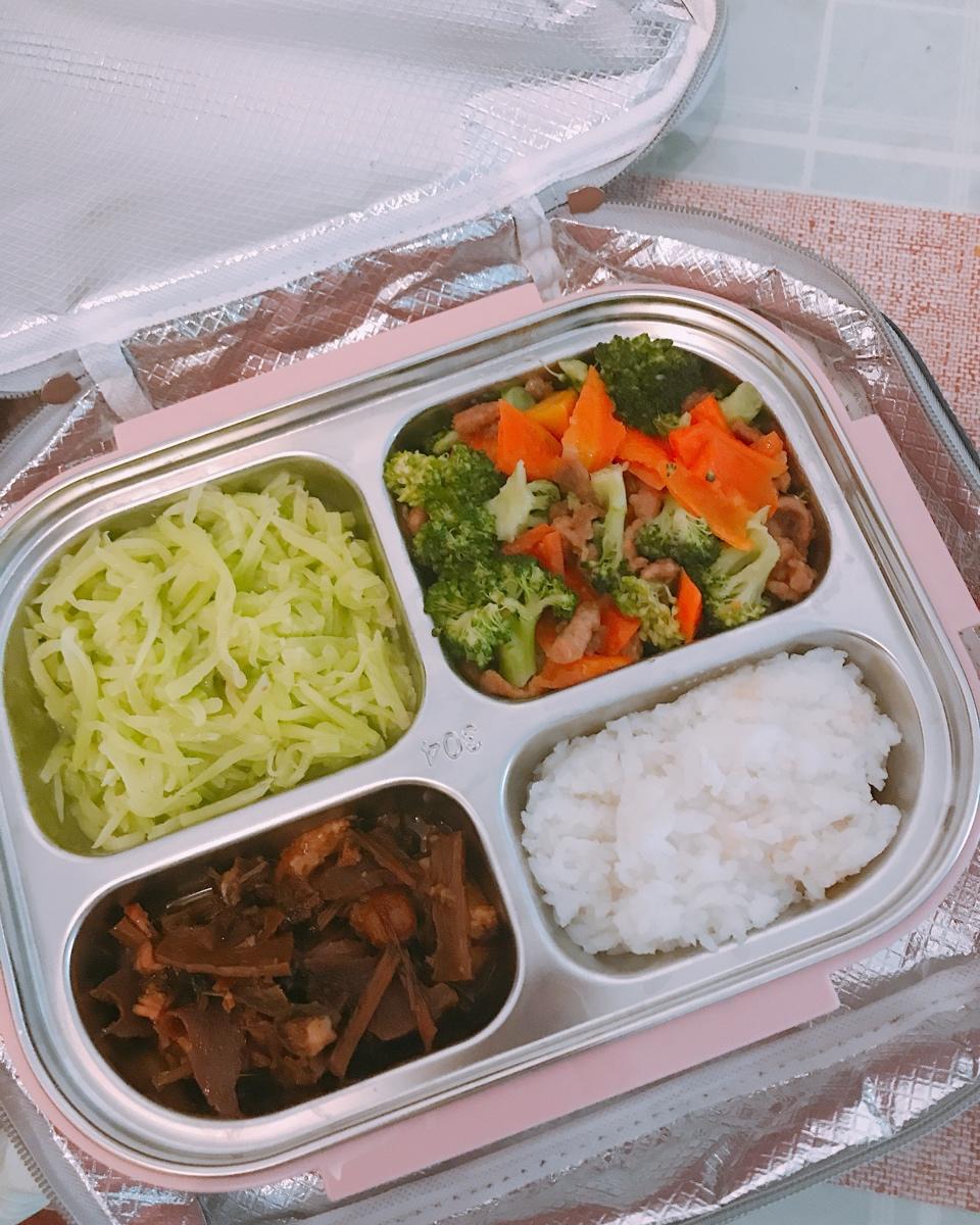 西兰花胡萝卜炒肉