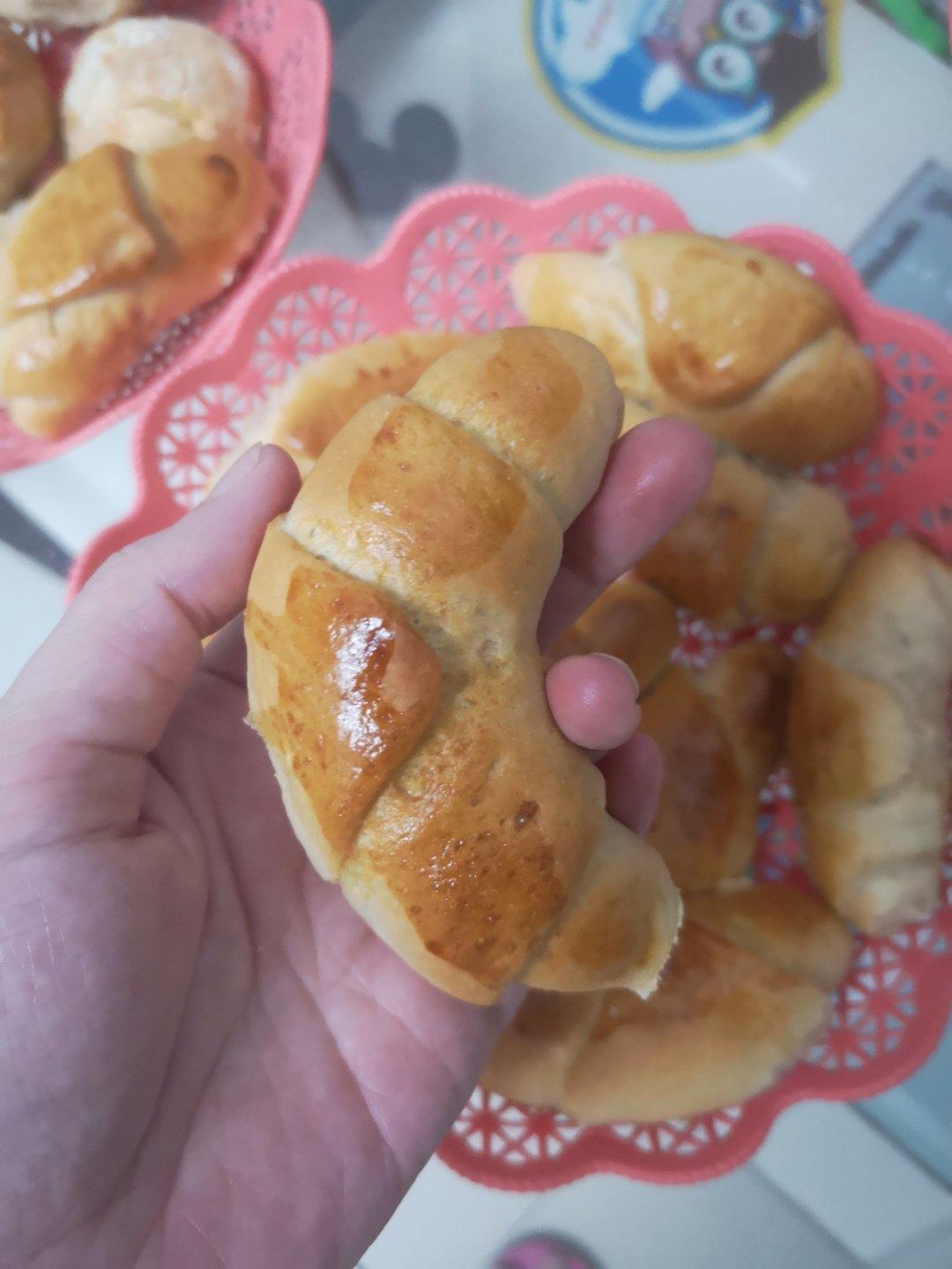 手揉小小牛角包🥐（牛奶面包配方）