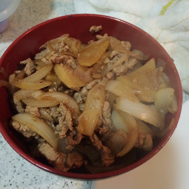 洋葱牛肉盖饭