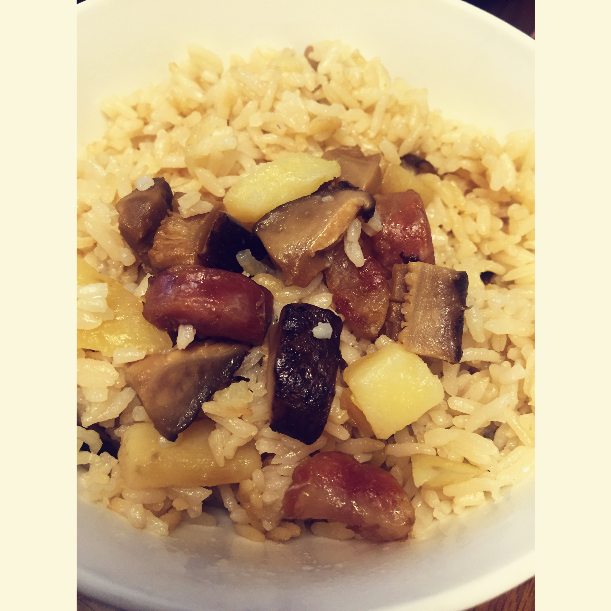 电饭锅香菇香肠饭(●´∀｀●)