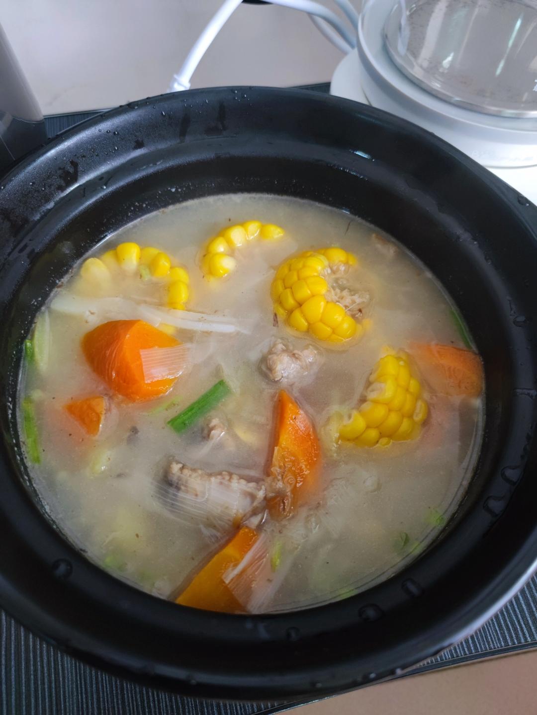 厨师长教你：“玉米排骨汤”的家常做法，营养又美味，先收藏了