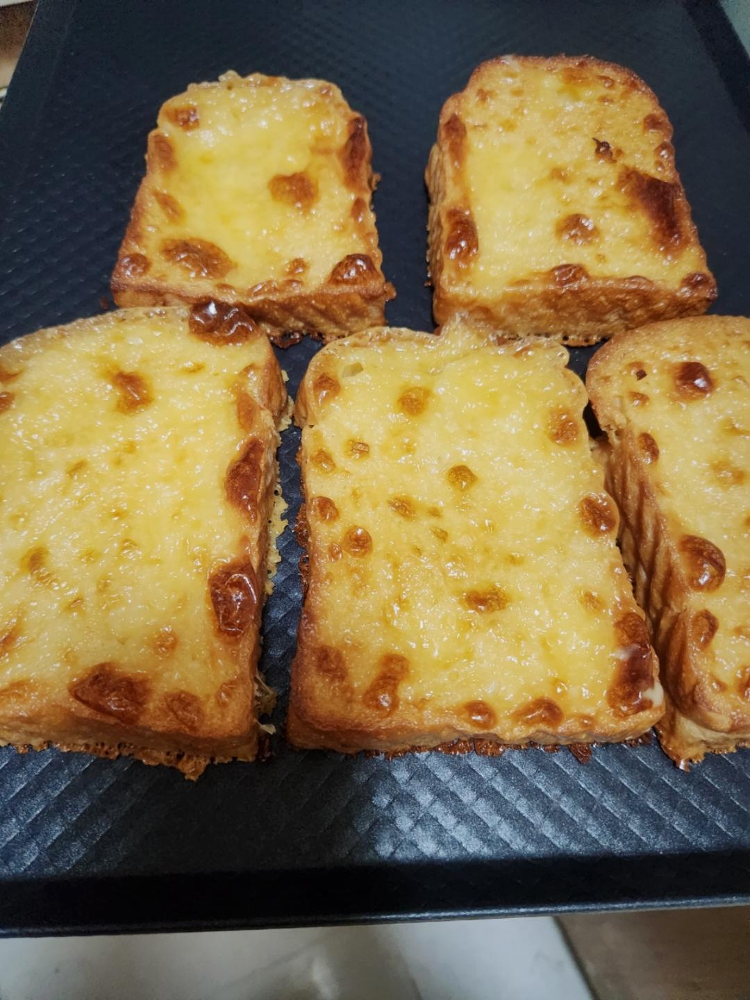 零失败快手岩烧乳酪(熔岩吐司)十分钟网红早餐，好吃哭