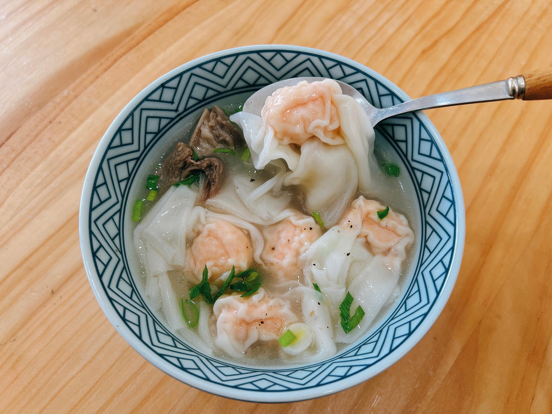 鱼汤馄饨(三文鱼)