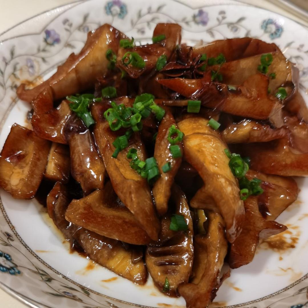 油焖笋 三月焅笋尖，胜过鱼羊鲜（附春笋/雷笋的挑选方法））