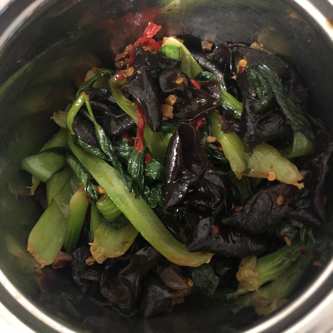 青菜炒木耳