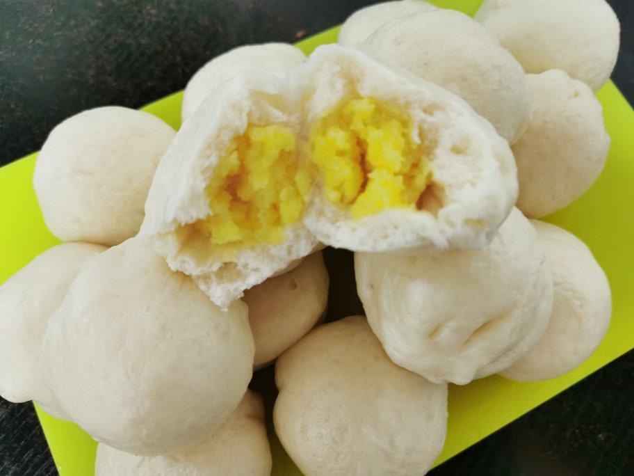 松软香甜的奶黄包，很快就可以搞定。