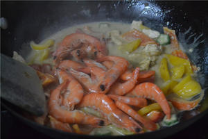泰式椰浆咖喱虾的做法 步骤8