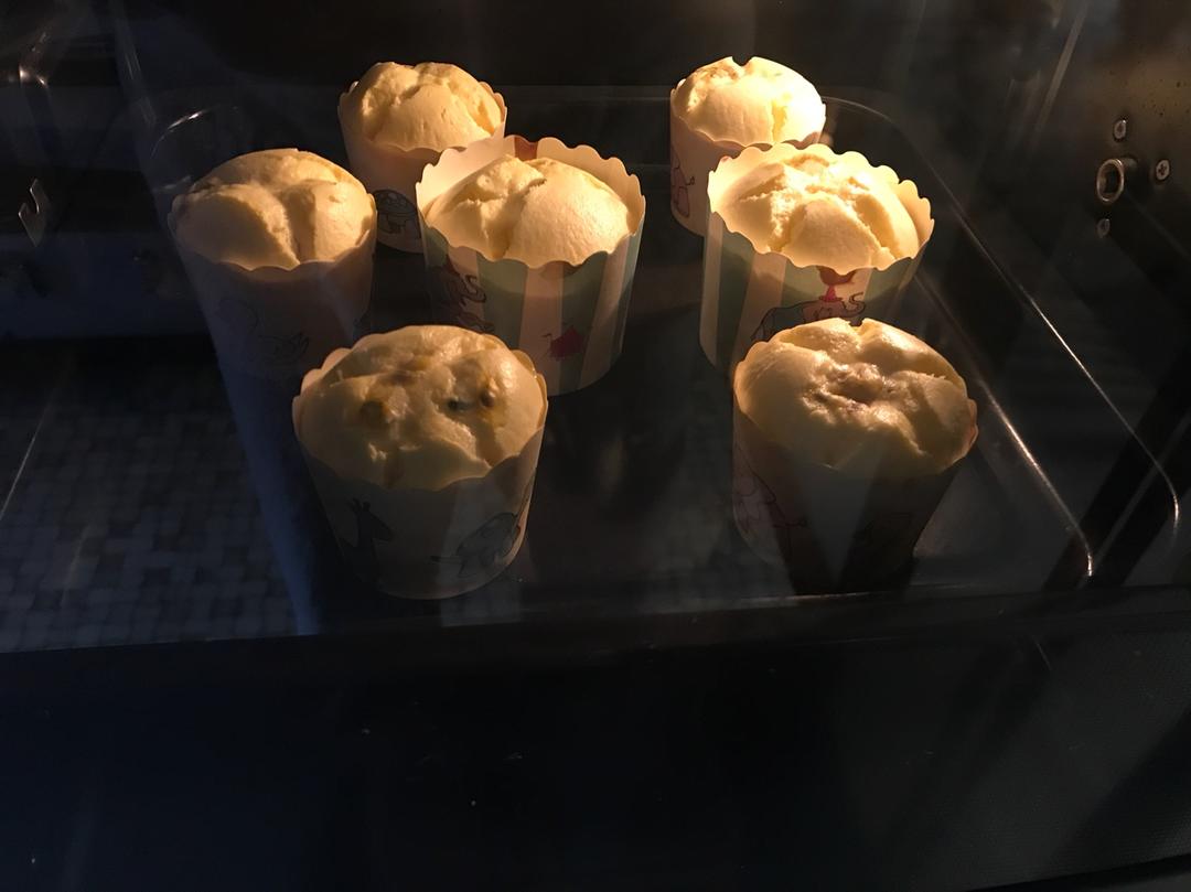 流心百香果软蛋糕