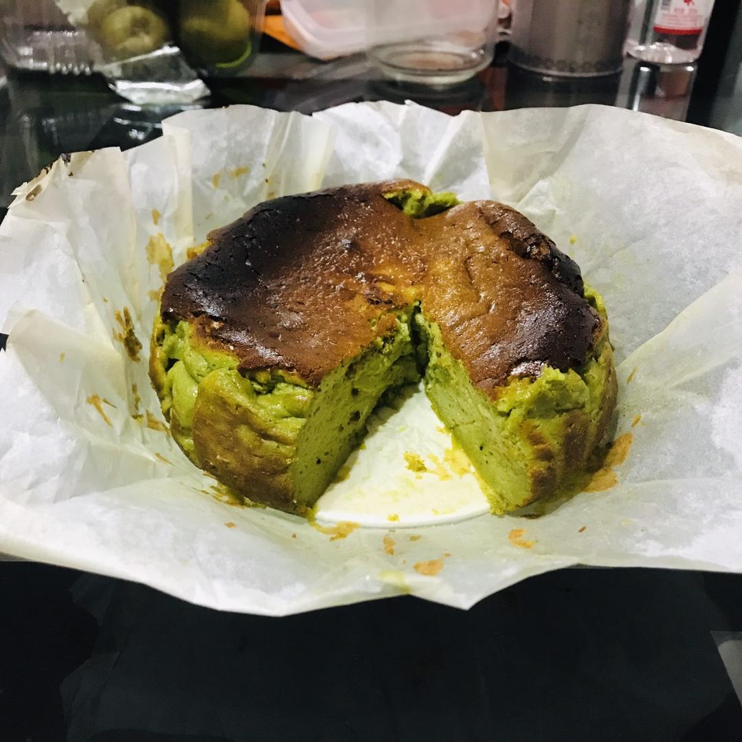 抹茶味巴斯克式芝士蛋糕