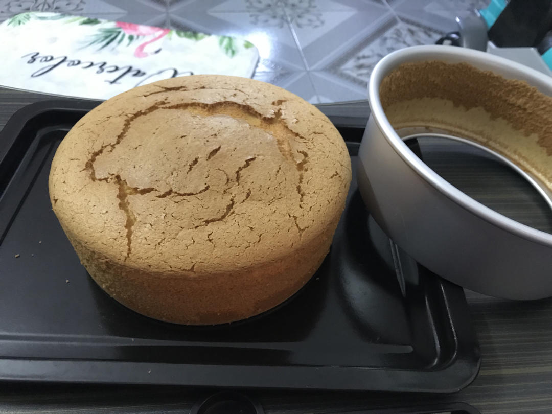 不凹底不塌陷的完美戚风蛋糕