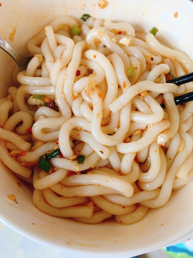 教你做一碗比肉还香的凉拌酸辣土豆粉