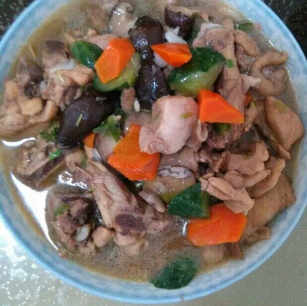 土豆香菇炖鸡腿