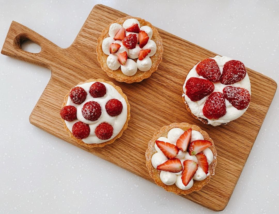 杏仁奶油草莓塔