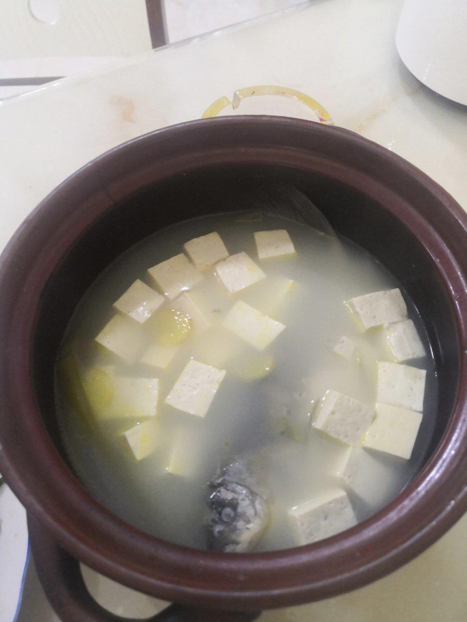 鲫鱼豆腐汤