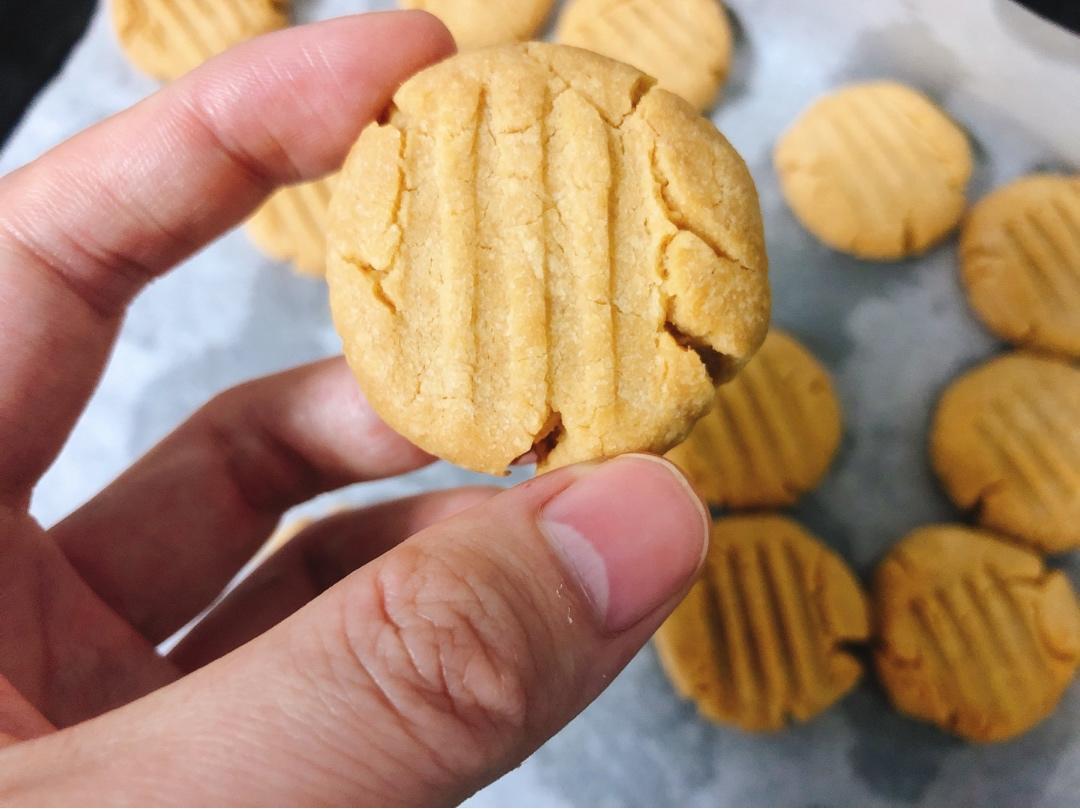 万圣节蜘蛛花生酱曲奇